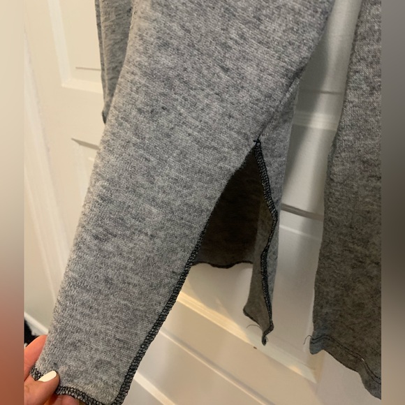 Artizia Wilfred long sleeve top - Picture 2 of 4